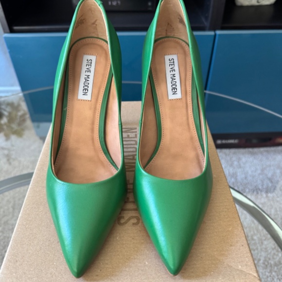 STEVE MADDEN ‘DAISIE” LEATHER HEELS - GREEN/7.5 - Picture 2 of 9